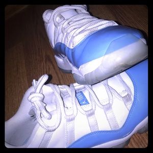Air Jordan 11 size 8 UNC
